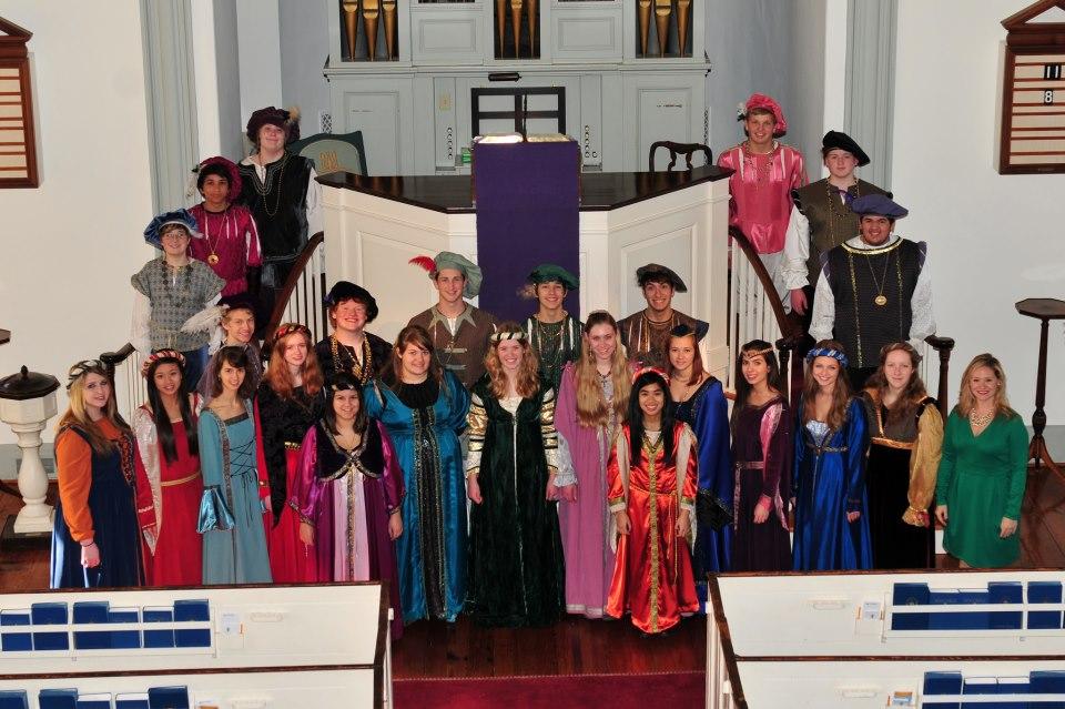 The Annandale Singers will wear their traditional Renaissance costumes to perform on Friday.