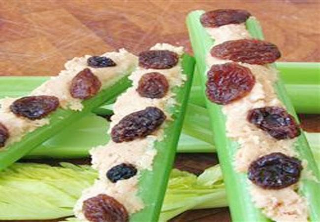 Five minute meal: ants on a log