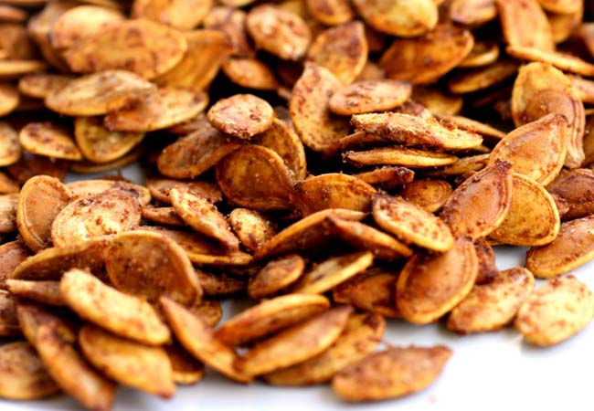 These pumpkin seeds are with cinnamon.