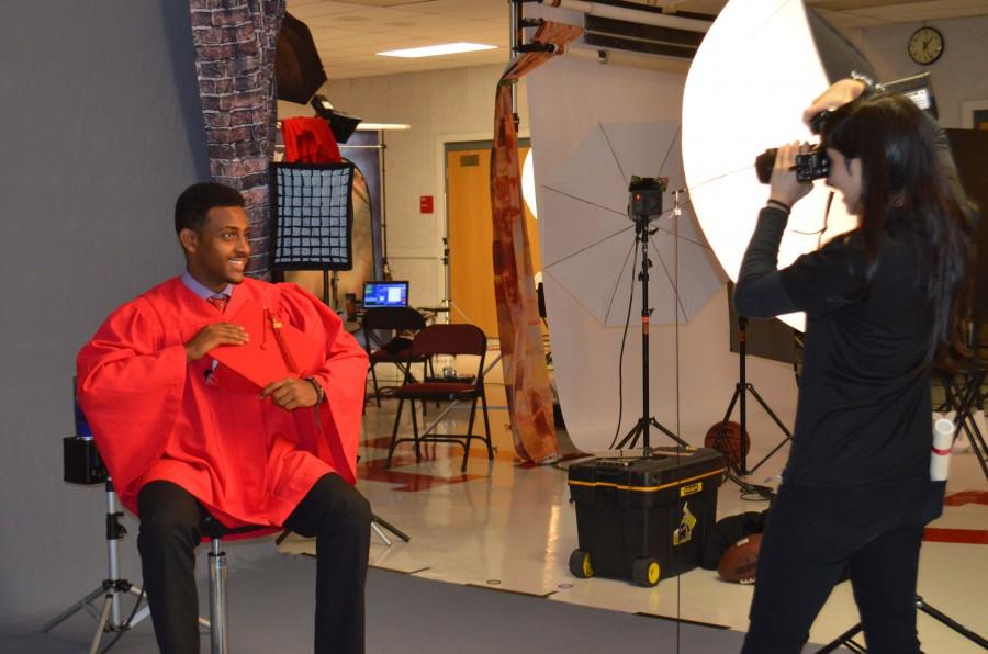 Picture perfect: seniors pose for final portraits