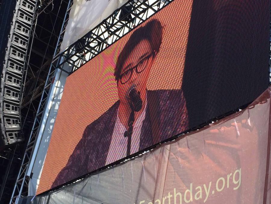 Roy Kim sings to the audience during the Global Citizen 20115 Earth Day concert.