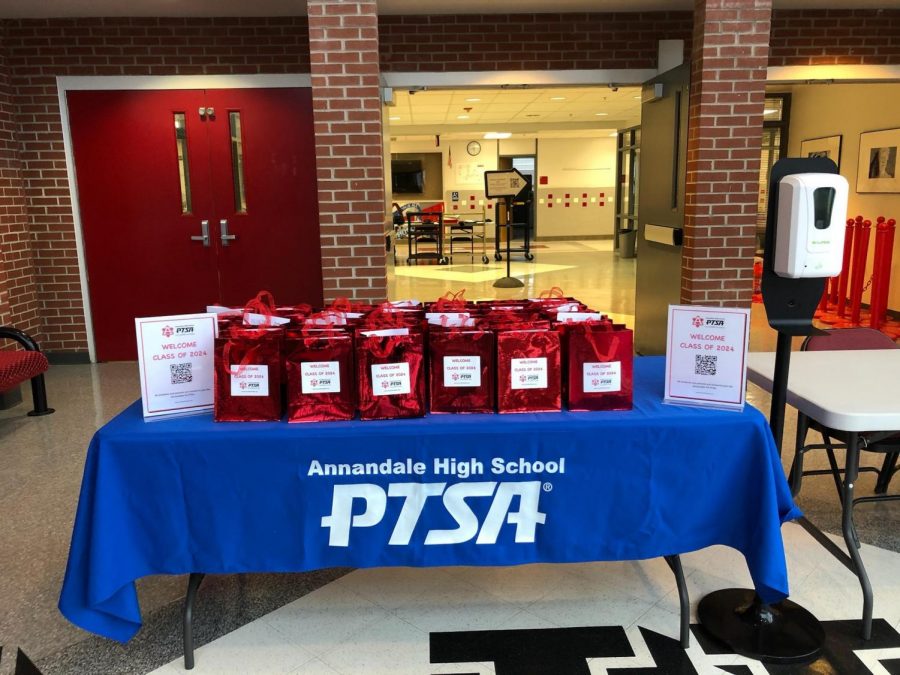 The PTSA distributed gift bags to visiting students during the orientation.