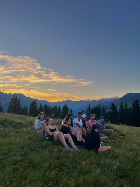 Junior Alina Pabst admires the view in St. Martin in Passeier with her friends.